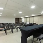 Flat No Ritz Suites -729